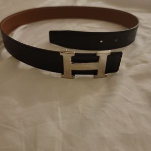 Hermes leather belt, rereversable with "H" buckle.